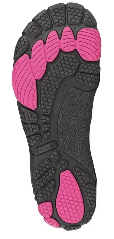 Damskie obuwie barefoot CXS Purestep - widok od spodu na czarną, elastyczną podeszwę z gumy z antypoślizgowym bieżnikiem, różowymi wstawkami i widocznym logo CXS - wycięte na białym tle studyjnym
