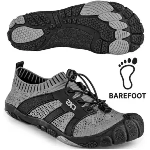 wygodne sportowe buty typu barefoot na co dzień cxs purestep - szaro-czarne, widok z boku pod kątem oraz widok elastycznej gumowej podeszwy od spodu, obok ikona stopy z napisem BAREFOOT - wycięte na białym tle studyjnym
