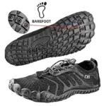 szybkoschnące buty barefoot do wody na kajaki cxs seaman - czarne obuwie ułożone pod kątem, ukazujące profil boczny z systemem sznurowania oraz spód podeszwy z otworami drenażowymi, z powiększonym detalem bieżnika i ikoną BAREFOOT - wycięte na białym tle studyjnym.