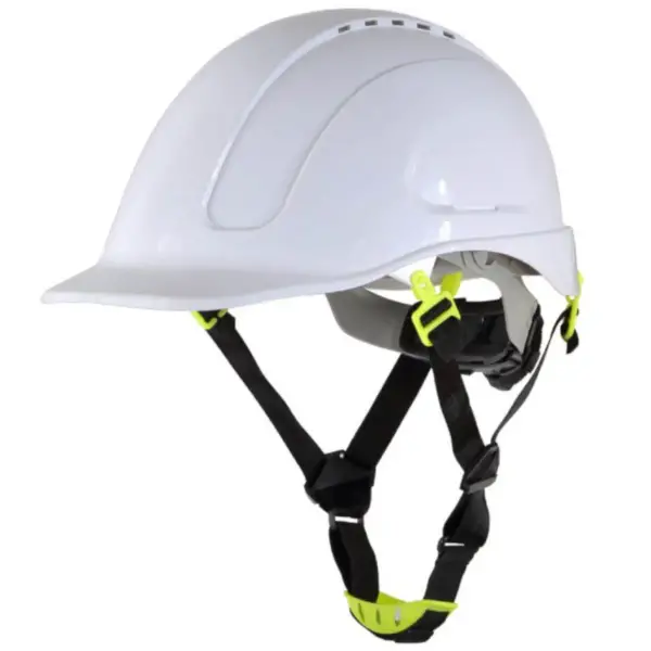 MORION BIALY Lekki kask budowlany w kolorze białym z czarnym paskiem podbródkowym i neonowo-żółtymi detalami, widok pod kątem z przodu, wycięte na białym tle studyjnym.